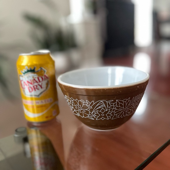 Vintage Pyrex Woodland Small 1-1/2 Pint Mixing Bowl - Picture 5 of 6